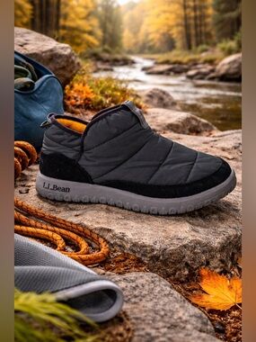 L.L.Bean Women’s Mountain Classic Quilted Booties Size 6